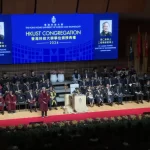 黄仁勋香港科技大学演讲：中国唯一绝佳机会被发现，100万倍的大机遇来了！-